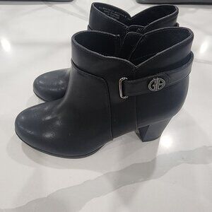 Giani Bernini Black Ankle Boots Womens 5M Faux Leather Memory Foam Comfort Heels
